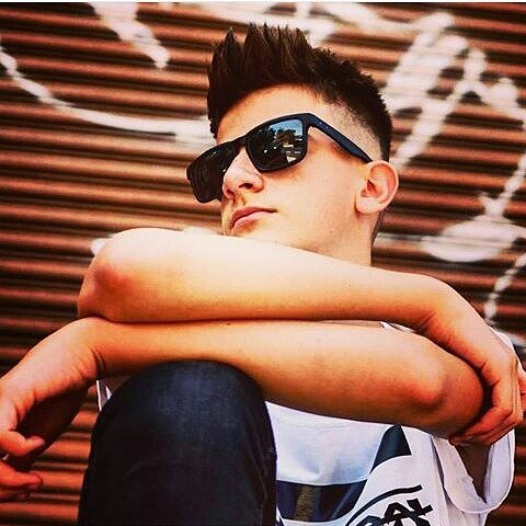 AdexeNaufans's tweet photo. Faltan 4 días para tu cumple hermoso bb lindo @NauzetOficial ♥:D https://t.co/3lShEpc4d5