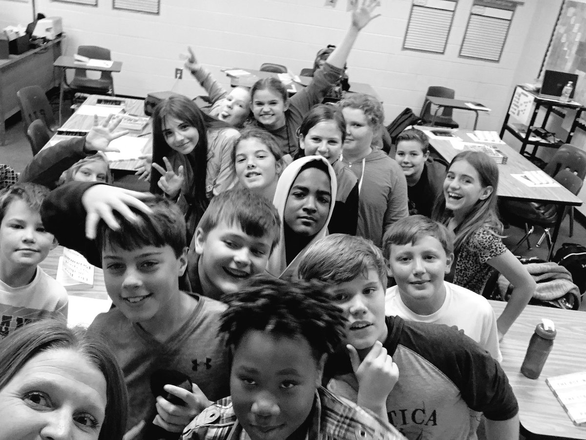 missliz31's tweet photo. Started and Ended my day in our classrooms with our ExExExCellent Scholars! #NoSubsNoProblem β€οΈ @BryanCountyMS #SixthGrade π https://t.co/Me49dAN8Hl