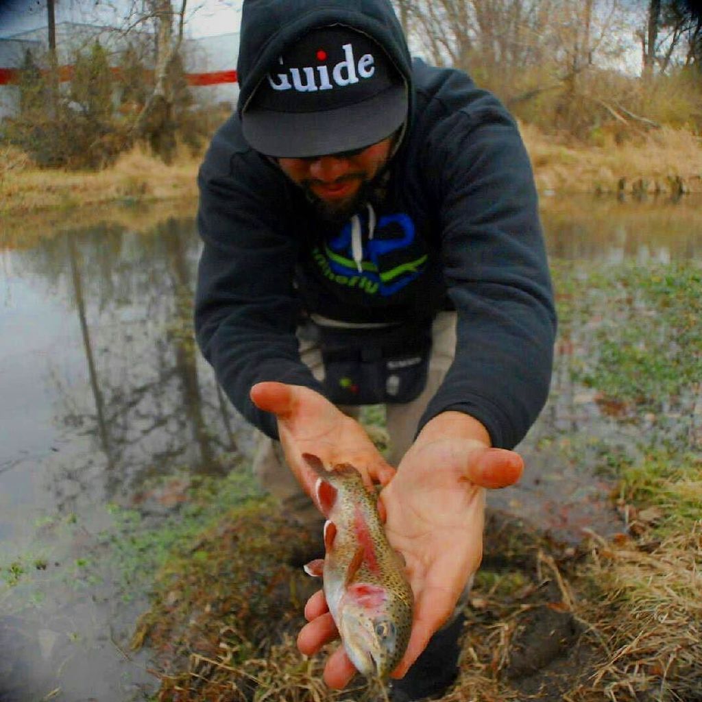 Guide_Hire's tweet image. @flyskillz rocking the Guide hat with a pretty little wild 'bow - link in bio 
#GuideHire … ift.tt/2gvFNiA