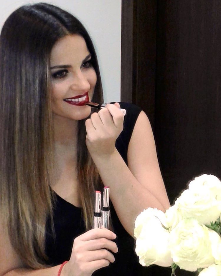 MpwCalifornia's tweet photo. Nueva Foto de Maite - Diciembre 3, 2016 https://t.co/NI6szzJGWw https://t.co/Tjo2i0ygh0