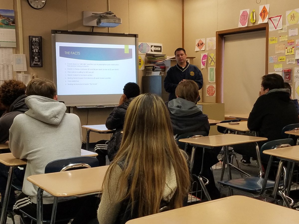 HTSDSuperBatlle's tweet photo. A special thanks to @MercerCoPros for going to all 4 HSs to speak to our 9&10 graders for #HamiltonDAPWeek #SpreadAwareness #HamiltonStrong https://t.co/T73GWhd1aH