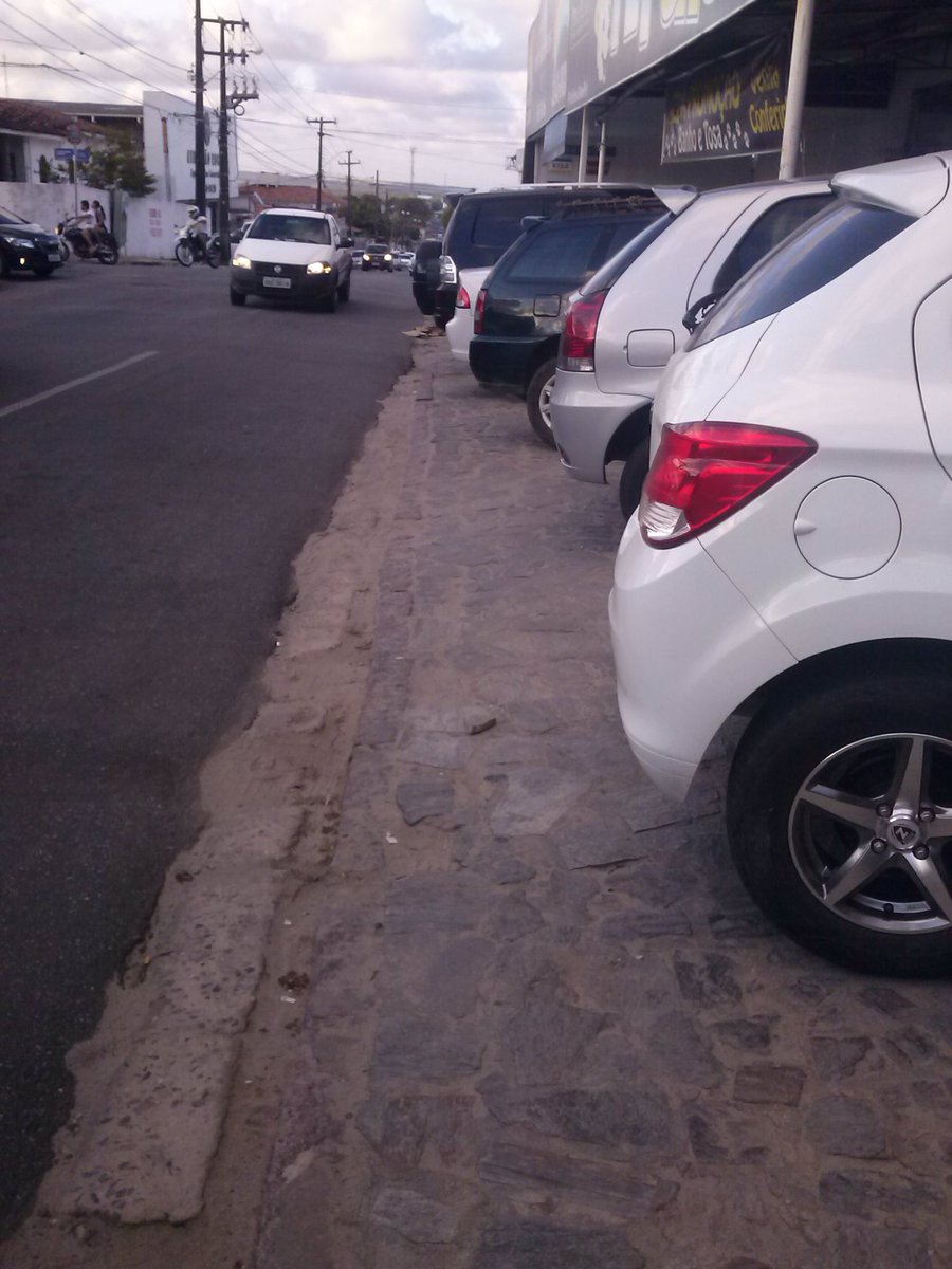 killdare2's tweet image. Essa nãoÉ a primeira veis esse ano que relato esse fato sobre essa calçada que foi feita de estacionamento @semobjp