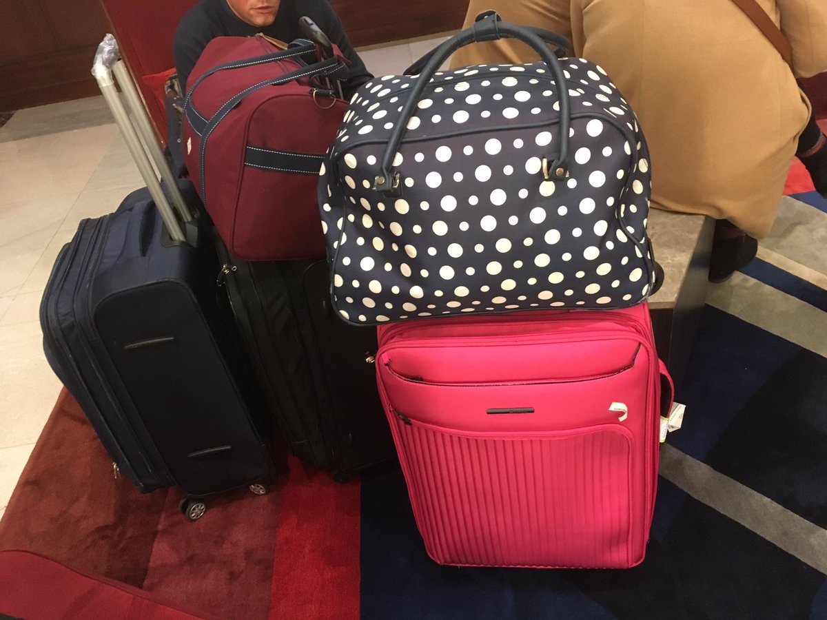 vickyhall86's tweet photo. So much shopping!!! #NYC bye new york wat an amazing trip!! 59 miles of walking! #Nackerd #shopping #SightSeeing π½πΊπΈπβοΈπΎβοΈοΈπ· https://t.co/Qa3M0grDx4
