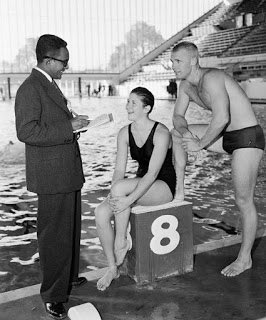 #OTD #OnThisDay 1956 #Melbourne #Olympics Dawn #Fraser  second Gold. @fina1908 <a href="/AUSOlympicTeam/">AUS Olympic Team</a> <a href="/DolphinsAUS/">Australian Dolphins Swim Team</a> <a href="/ISHOF/">ISHOF</a> olympic-century.blogspot.de/2016/12/moment…
