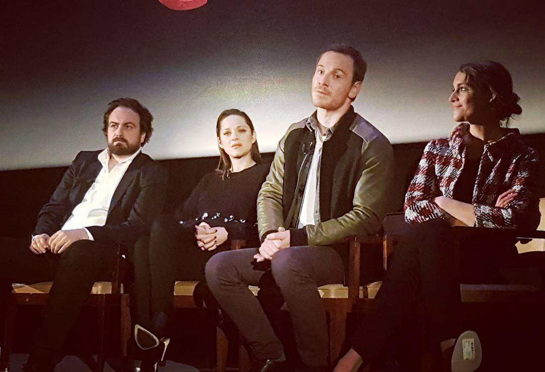 beatles_fass's tweet photo. NEW Pictures from the #AssassinsCreedMovie Q&A! #Fassbender #Cotillard #Labed #Kurzel https://t.co/VOknpxswho
