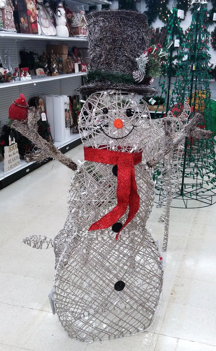 gdtba's tweet photo. To #decorate or work responsibly? #bufordstace #acehardware #Christmas #gaffney #gdtba #OfficeXMasParty #mondaymotivation #NewWiseMenGifts https://t.co/3imdjStA5K
