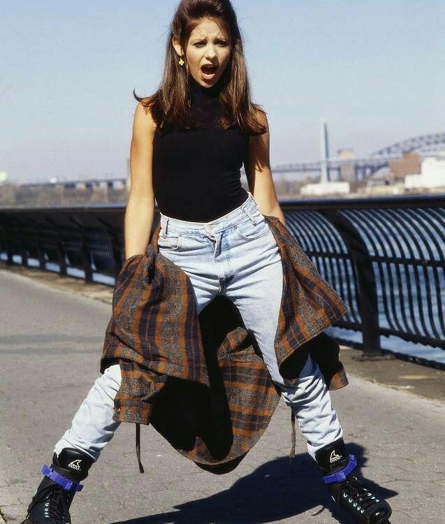 vintaholic's tweet photo. #mondaytis 😵
90s stuff is good for fixing yourself 😁😁
https://t.co/HB6neYsccE
💙
#Monday #mondaymotivation #90s #retro #ootd #grunge #dtyle https://t.co/ENjoWuQGJy