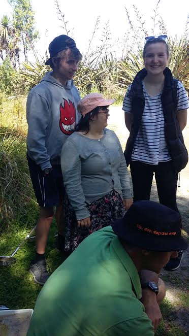 imhungrynom's tweet photo. Spent yesterday at Travis Wetlands~
Guaranteed the one time I part take in a group photo no one else is looking hahahaha https://t.co/XC4ZR4NwKx
