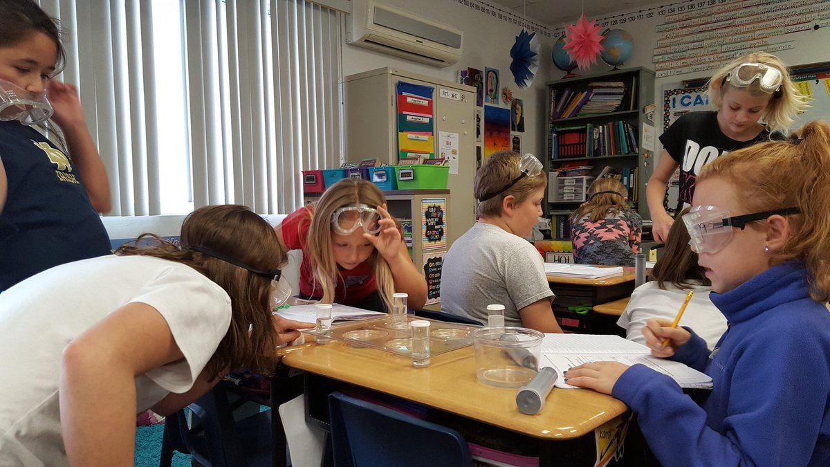 heyteach4's tweet photo. Observing how acid rain, vinegar, affects rocks! Chemical weathering in our very own classroom! @DCSVikings https://t.co/lDId3I7sHr