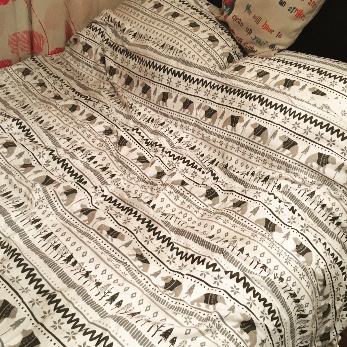 mand91's tweet image. #Christmasbedding was time to get into the festive spirit! #soft #polarbears
