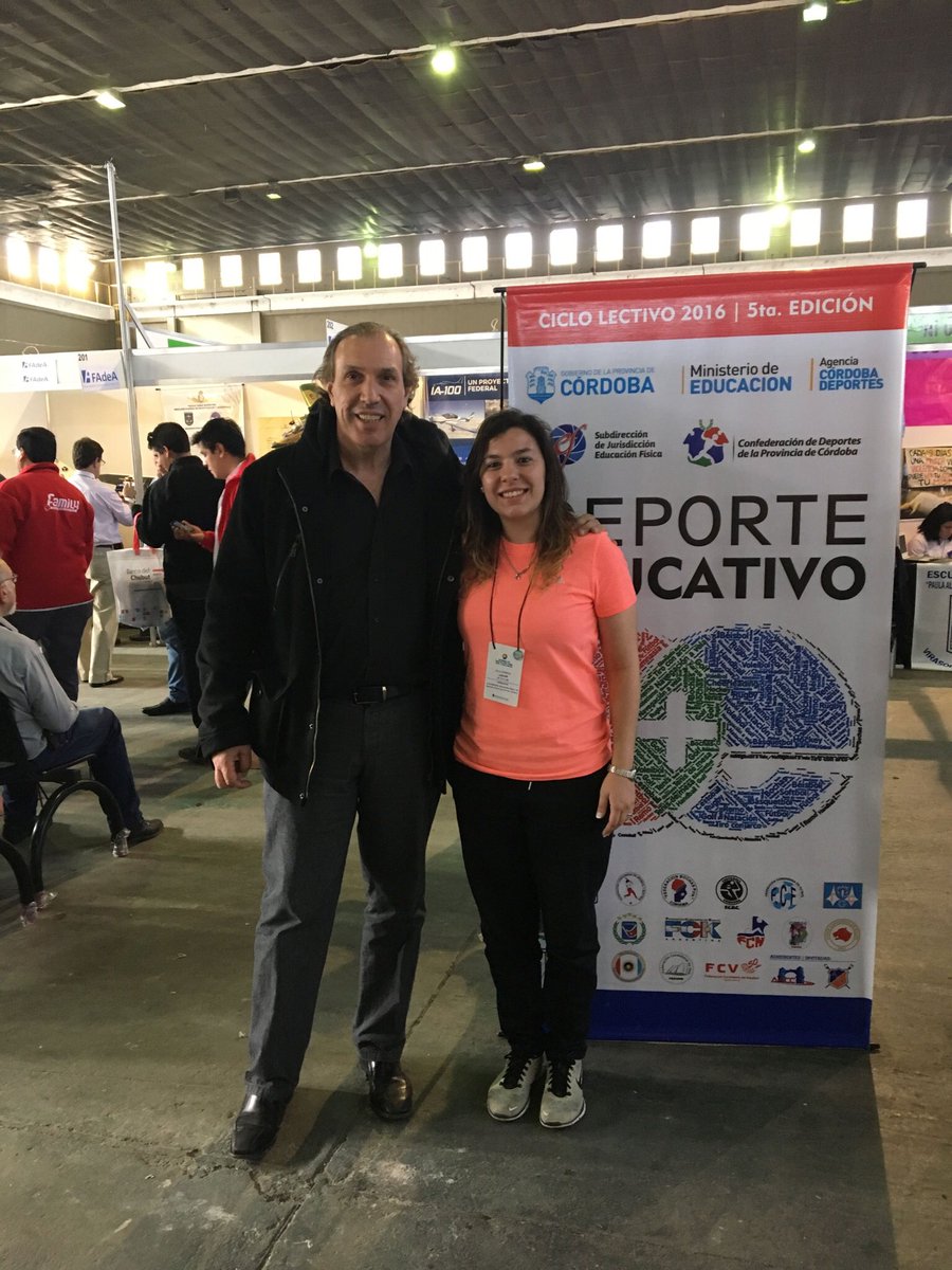 GuilleLazzari's tweet photo. Trabajando en Córdoba con @DrCarlosMarino @feriaciencias #maestro #dnef #feriadeciencias2016 https://t.co/UrCvOAAbgl
