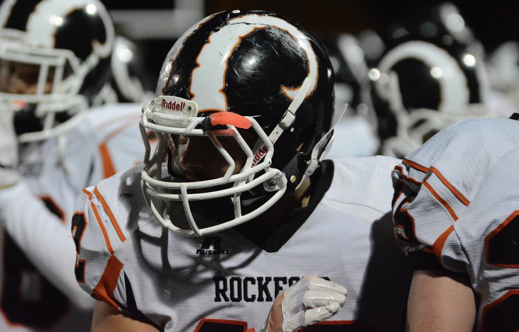 anderparker's tweet photo. Senior season highlights 🐑🏈 thanks 104! https://t.co/qdFkK2AXFv https://t.co/9wJDrCkgm4