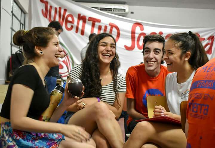 JSEntreRios's tweet photo. #Momentos lindos reflejados en imágenes que nos dejó el #VIIIEncuentroProvincial ✊🌹 https://t.co/t7B2Ol67ee