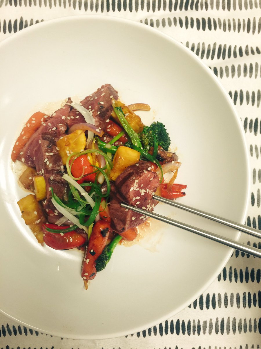 Organic beef stir-fry make for a great Monday/Rainy Day pick-me-up ☔️