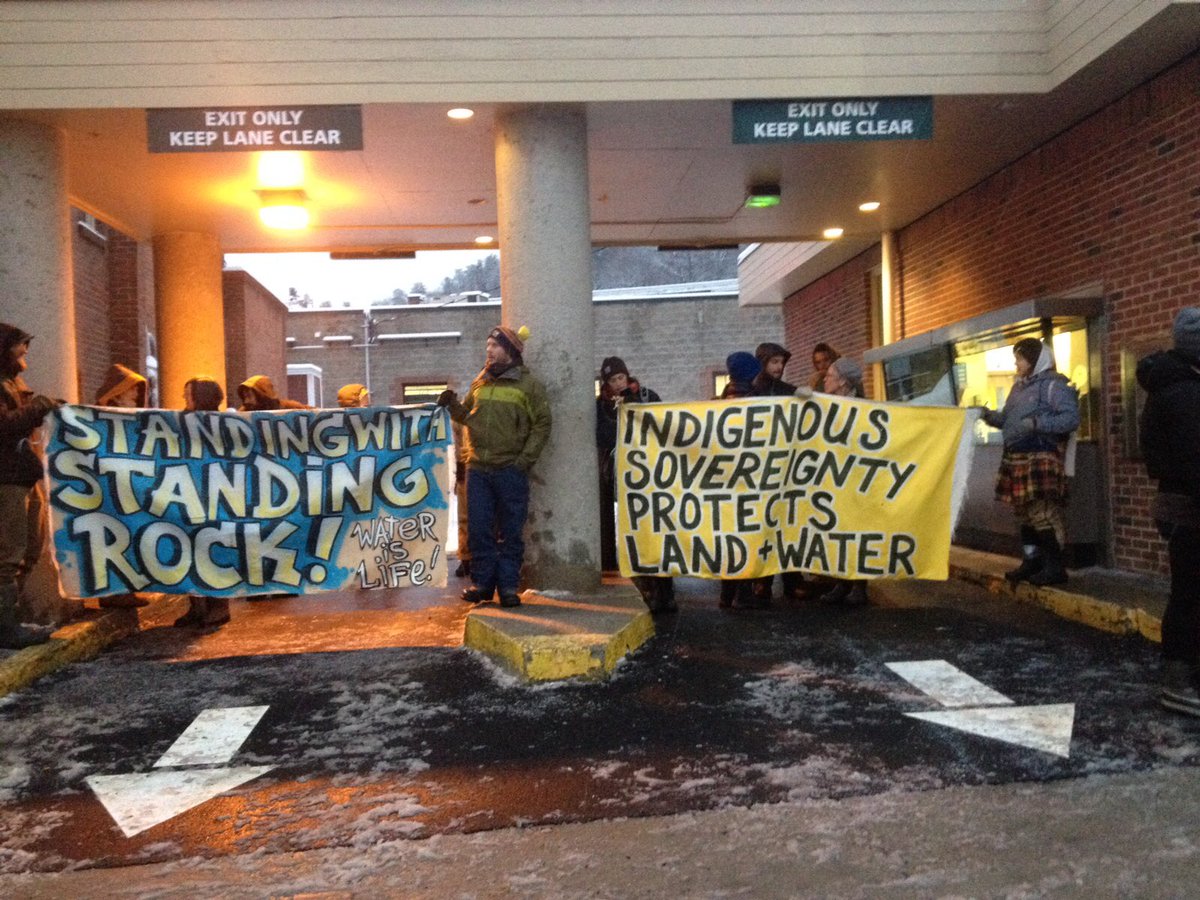 We're still here! Business at <a href="/TDBank_US/">TD Bank</a> Montpelier branch has been shut down all day. #NoDAPL #VTPoli