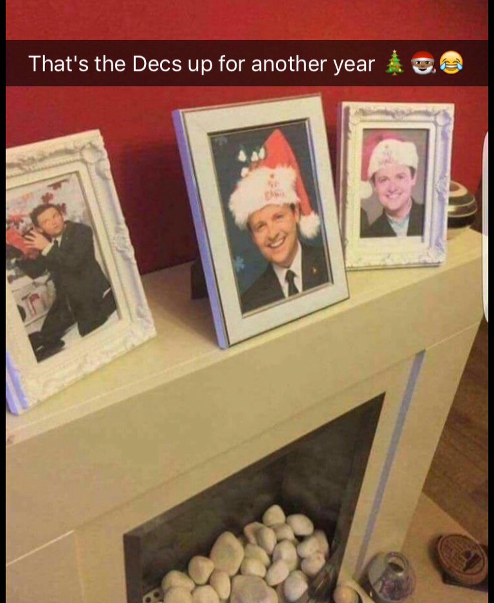 pugisallyouneed's tweet photo. @antanddec that's the decs up for another year 🎄🎅🏻😂

(Original photo credit not mine just caption) https://t.co/JV46WVzc0v