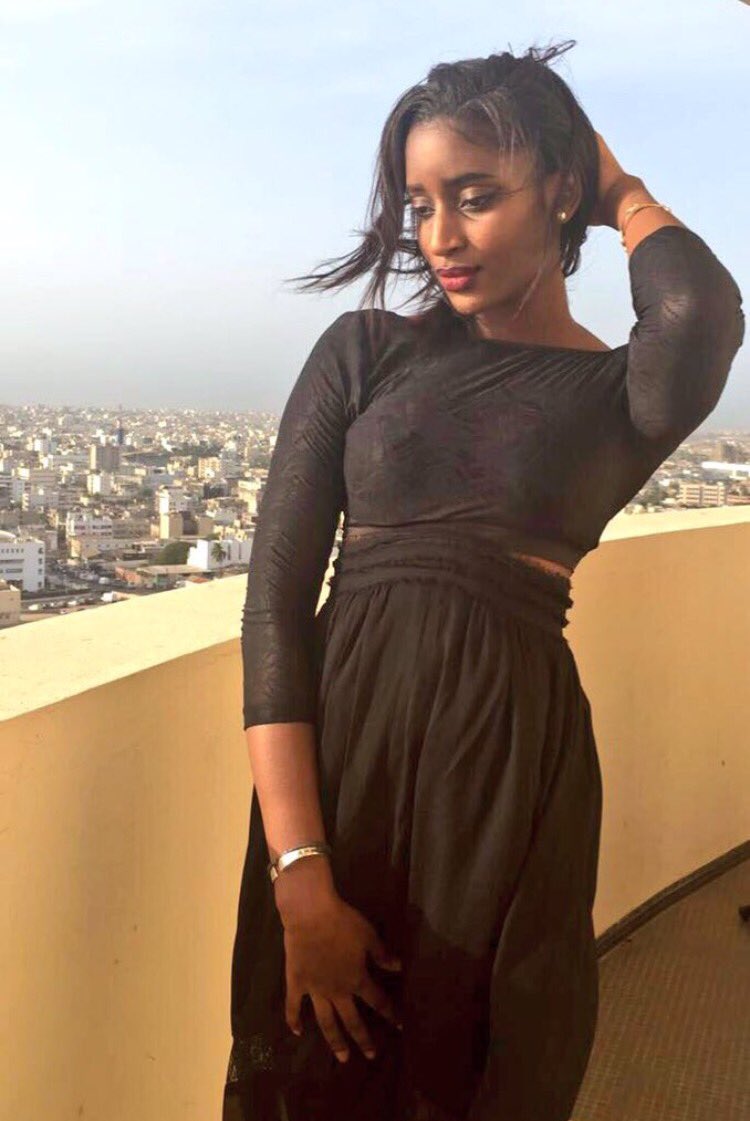 papedemba_d's tweet photo. Félicitations! Elle s'appelle Ndaté THIAM et elle est la gagnante de #SunuMiss2016 👏🏾😍👑🇸🇳 @ndate_thm 👸🏽 https://t.co/hRsrtAAuf4