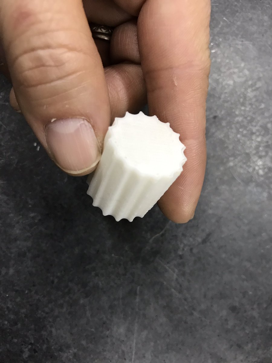 slab_inc's tweet photo. エスラボの自社ブランドの3DプリンターMothMach(モスマッチ)シリーズで
柔らかい素材のフィラメントを使って
出力してみました。
表面の乱れもなく、糸引きもなく、
まずまずの結果だと思います!
#モスマッチ
#MothMath
#3Dプリンター https://t.co/JvH152DL1c