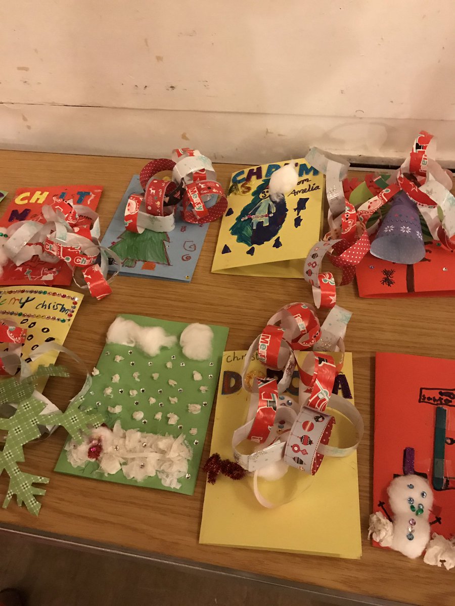 5thTooting's tweet photo. Christmas cards and craft tonight #lotsOfFun https://t.co/jGiMHhMdrY