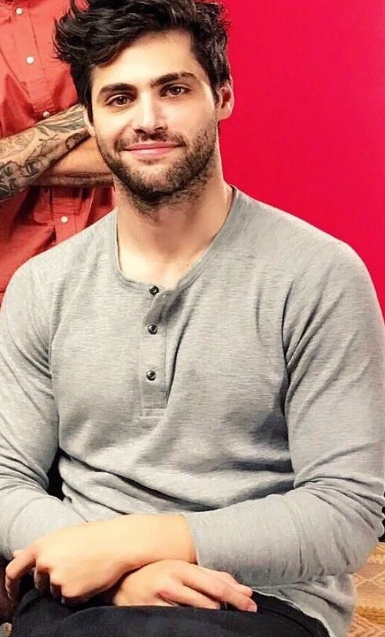 DcmnDaddario's tweet photo. Matt I love your beard. Too bad they won't let you grow one for Alec. 
@MatthewDaddario https://t.co/OMZBpFEmF4