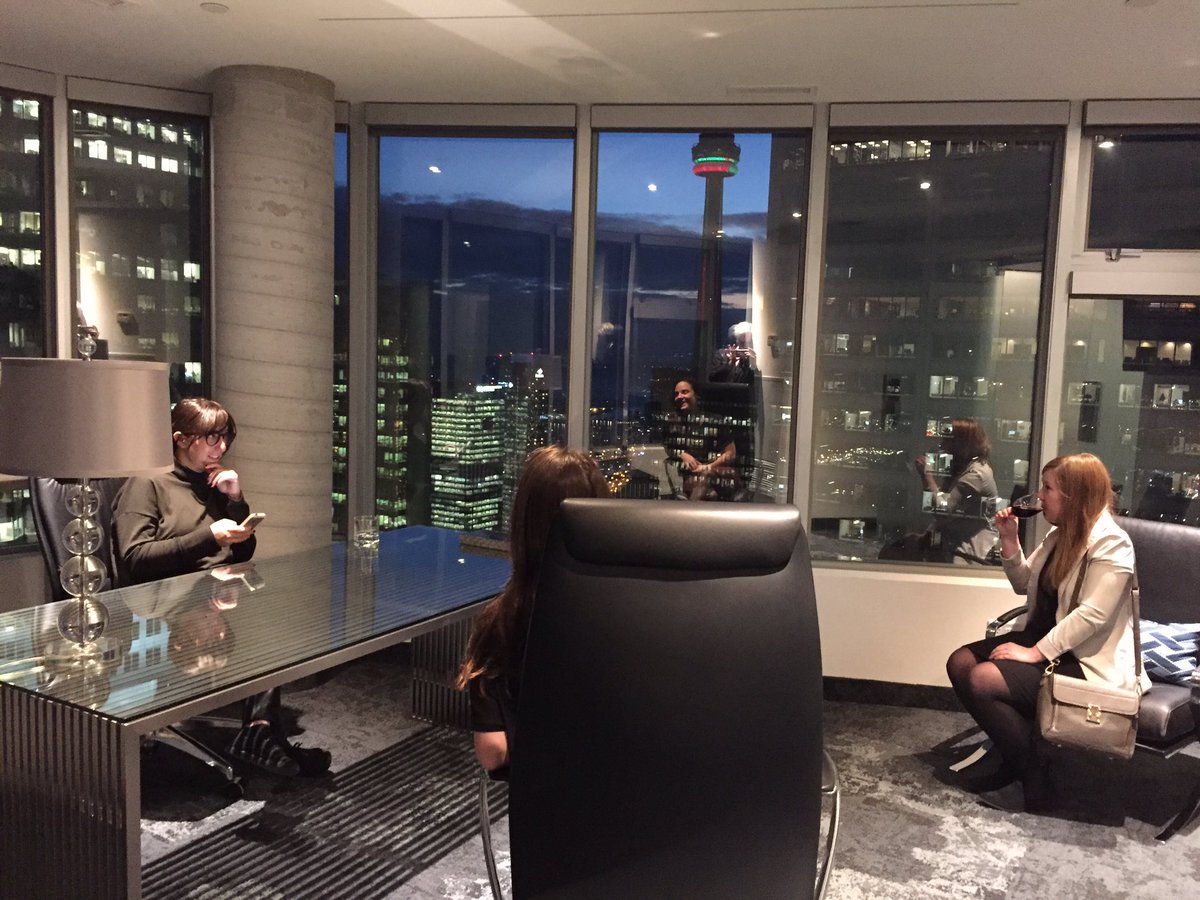 The48TO's tweet photo. Come by for a glass of 🍷 tonight until 8pm @OneKingWest https://t.co/n4agqvxCWC