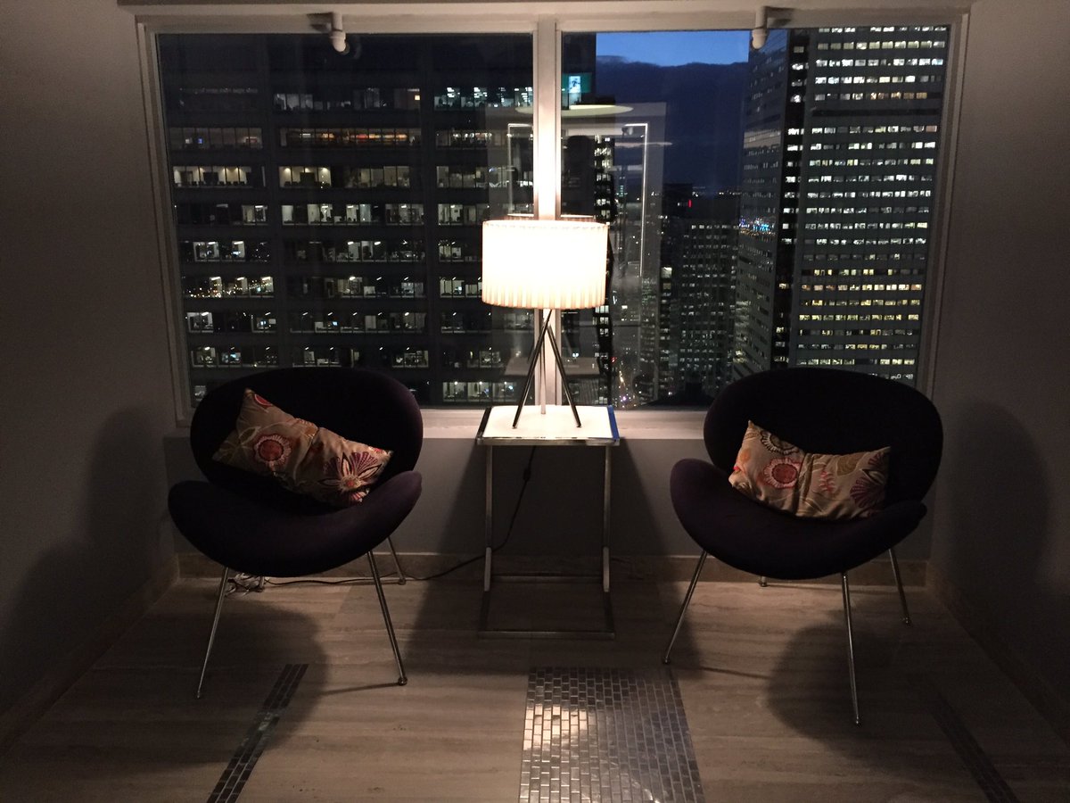 The48TO's tweet photo. Night time views 😍 https://t.co/fP7Wfgd9Px