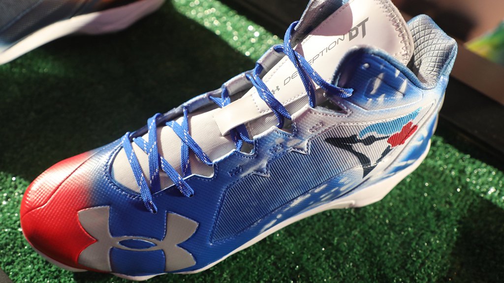 MLB's tweet photo. #IWILL rock these fresh @UnderArmour cleats. https://t.co/fMsVqDS0oC