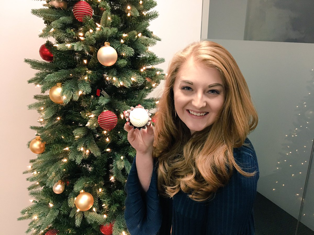 threeboxinc's tweet photo. No better way to celebrate @ashtonbrown93 than with mini bundt cakes! Happy (belated) Birthday! 🎉 https://t.co/wNrq87kU7N