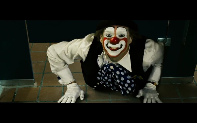 Клоуны 2009. Клоуны на телевидении. Добро пожаловать в зомбилэнд зомби. Клоун из цирка. Клоун из цирка.