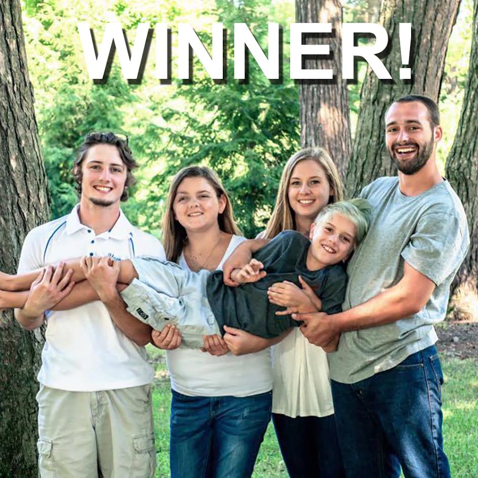 uberprints's tweet image. Congrats to  Cassandra Lynn &amp;amp; her fam!! That sure does look uncomfortable.. :) #UberAwkward #atlanta #winners