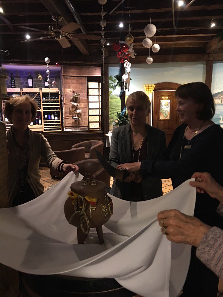 UnigeCareer2's tweet photo. On casse la marmite de l'escalade ร Genรจve #Soroptimiste https://t.co/1YFQzoPOMX