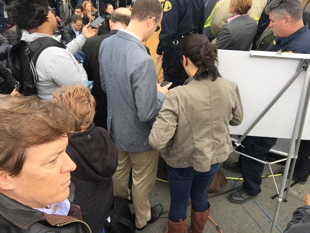 DanAshleyABC7's tweet image. #HappeningNow : Media briefing on #GhostShip fire. Mayor speaking now on the lessons city must learn from the tragedy