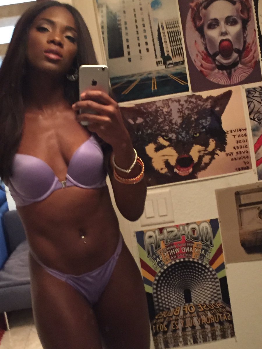 bnice2ppl's tweet photo. #RemindingYou how hot @AnaFoxxx is so that you'll vote for her on @DPxxx #DPStar https://t.co/Syw5LVAEAo