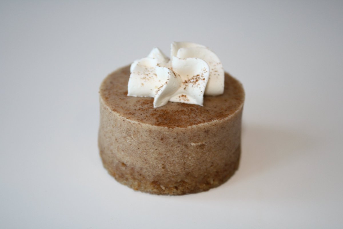 TheDessertLab's tweet photo. Get your holiday cheesecakes at The Lab! https://t.co/kgS1EBy2Gj