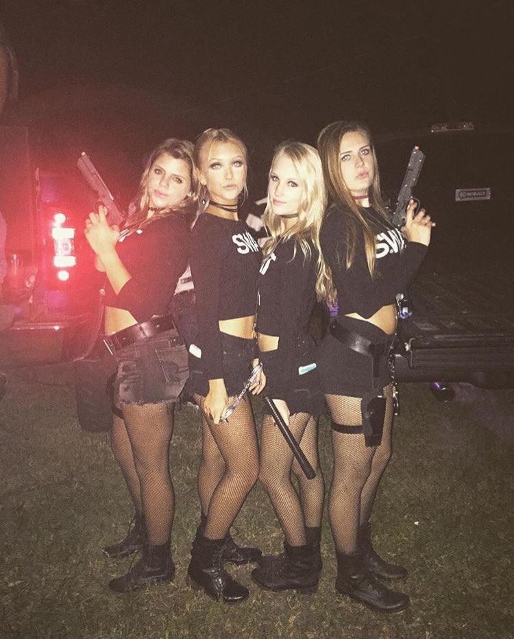Jadeex19's tweet photo. I have some pretty amazing friends 😻💛 @Mel_Garrison https://t.co/Ps5JNE6Ywt