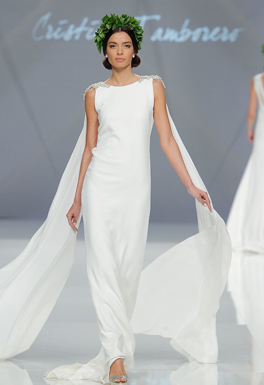 dbodanovias's tweet photo. En los trajes de #Novia @CrisTamborero para la #BBFW2016 predominaron las líneas limpias con delicados detalles en hombros, mangas y escotes https://t.co/hu3srVaPpu