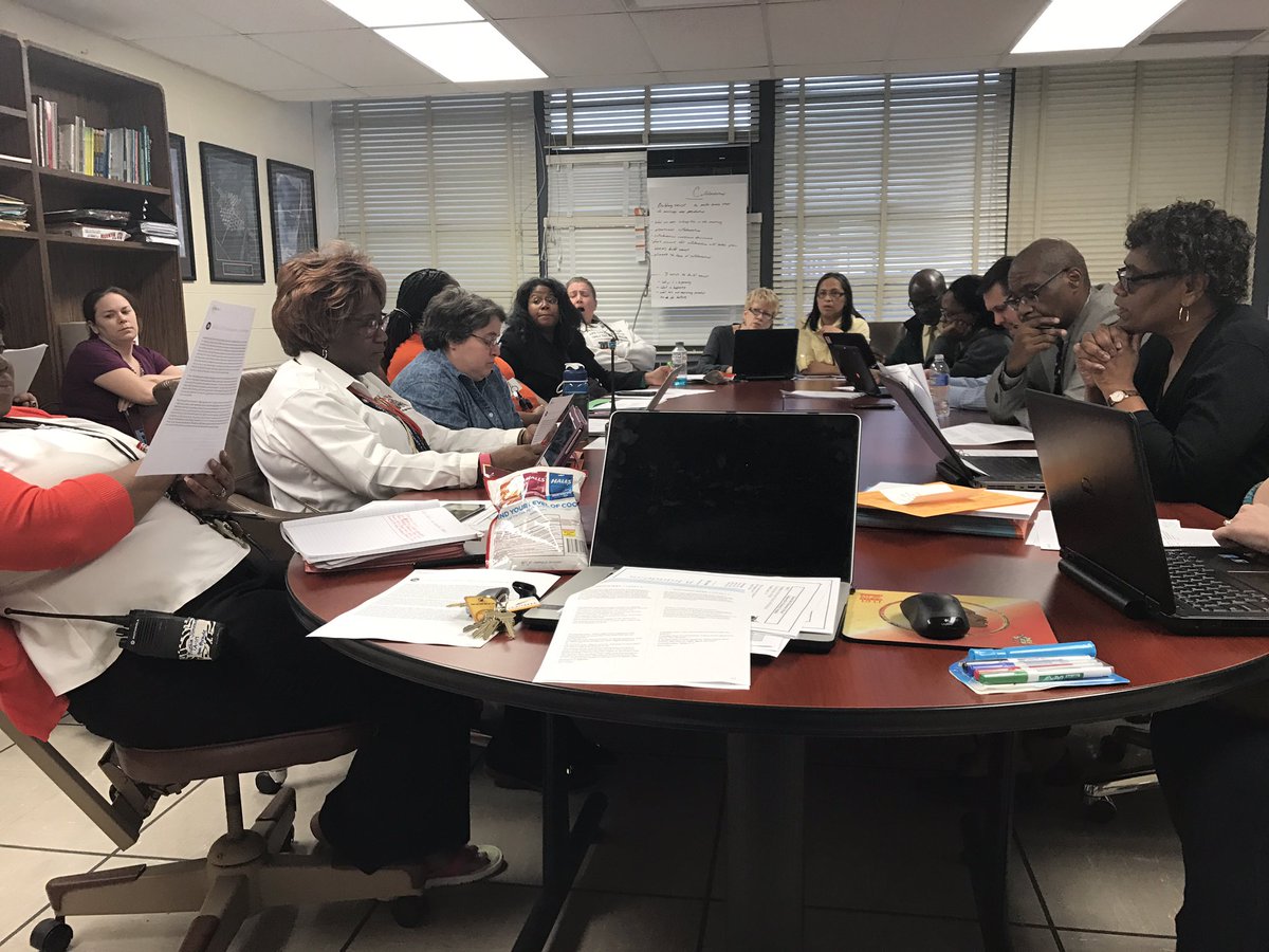 drmccrayspeaks's tweet photo. Instructional Council focusing on Effective Collaborative Planning & Rigorous Questioning/ Discussion Techniques. #EveryDepartment 👏🏾 https://t.co/Dt8qhAefXp