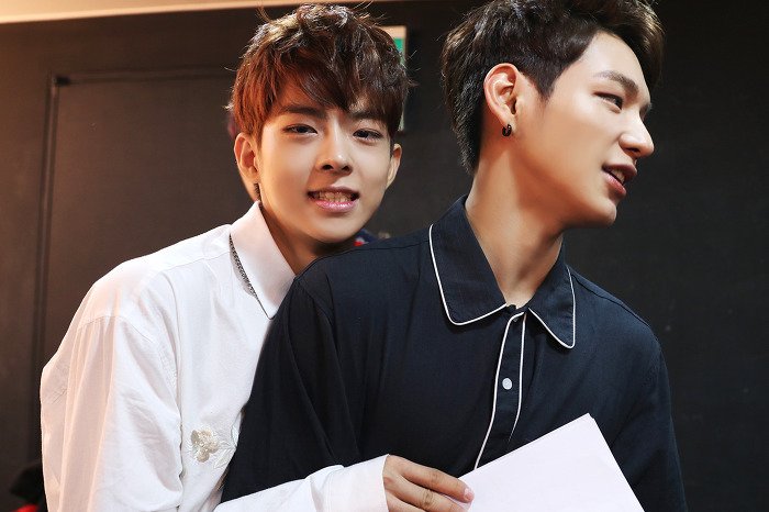 VICTON_TH's tweet photo. @VICTON_TH 📷161206 #VICTON STORY Update - #Heochan #Subin Debut Stage Behind the Scene (9) https://t.co/jP8OpophFU