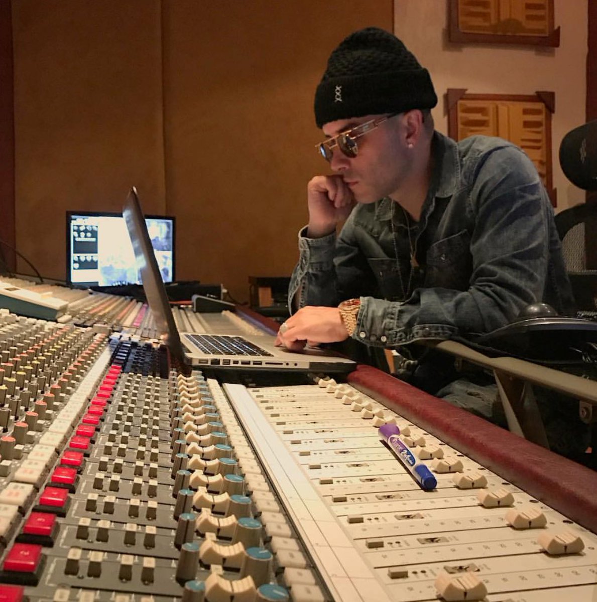 yandeloficial tweet picture