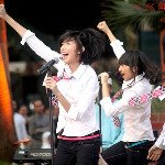 peyeeeek's tweet photo. ＜2012年7月21・Bukber Trans7 出演＞ジャンヌな3人の力強いショット　https://t.co/mxNOtqCLtj #jkt48 https://t.co/kFeaLC0zDl