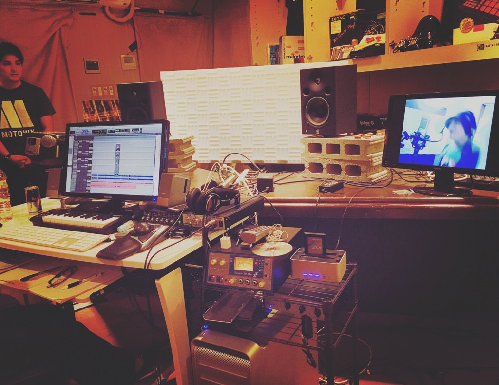 DJJoEIRoN's tweet photo. Japanese Reggae Legend YOYO-C in the booth 🇯🇵🇯🇲DJ BANA in the building #StudioSnack #Okinawa #コザ #レゲエ #yoyoc https://t.co/ZeEiwjutJy