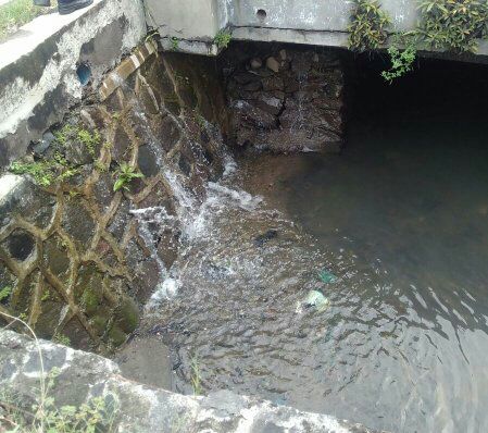 PDAMKotaSMG's tweet photo. #infoPDAM pipa bocor di jl majapahit cc @hendrarprihadi @ettypdam @P3Mkotasmg @ganjarpranowo https://t.co/Tb0tU2RETq