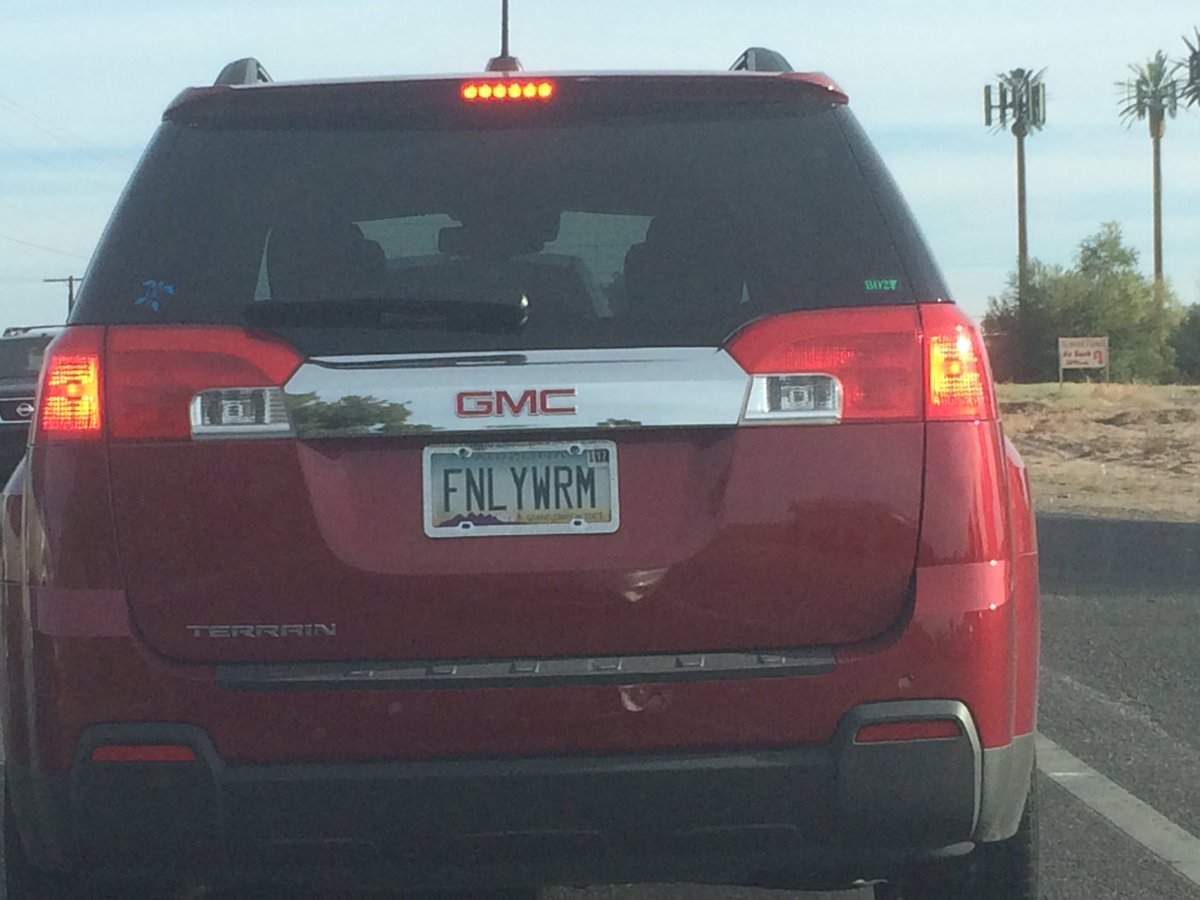 spetersartist's tweet photo. Drove behind this car today... #onlyinarizona #phoenixwinter #WeAreAlwaysHot #whatswinter? https://t.co/Z62myGS70Q