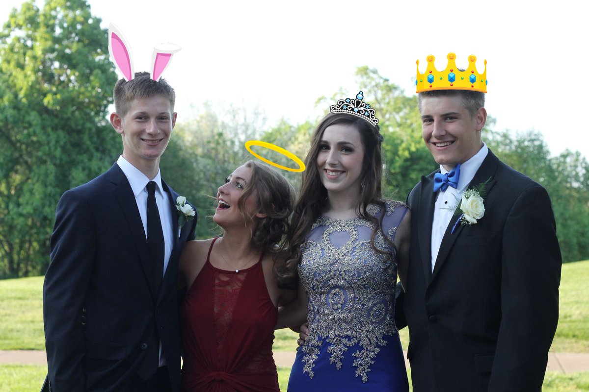 allymcolton's tweet photo. Happy birthday @grahamwallace16 ‼️ thanks for letting me third wheel you and Jenna 😊 miss you guys!!! War Vols? 🐯🍊 https://t.co/1iPTl2yDwX