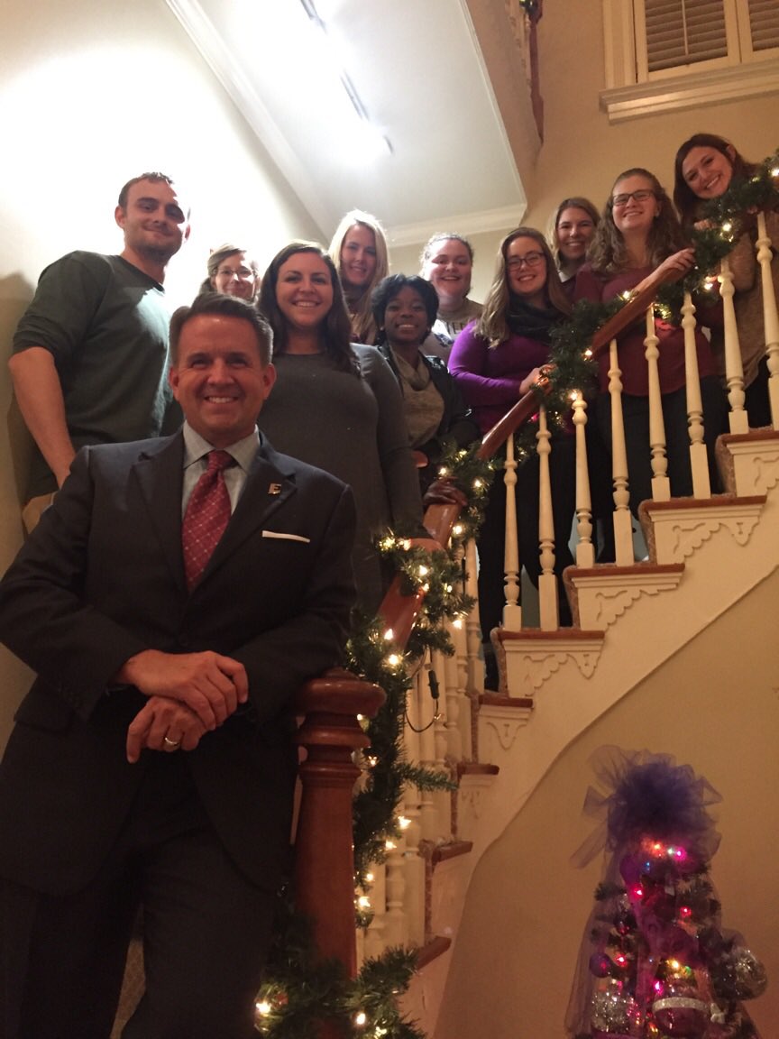 karilyonsmartin's tweet photo. Celebrating our awesome Colonel Callers. Thanks for stopping by @EKUPrez! @EKUalums #EKUPhonathon https://t.co/sh0RggFYgo