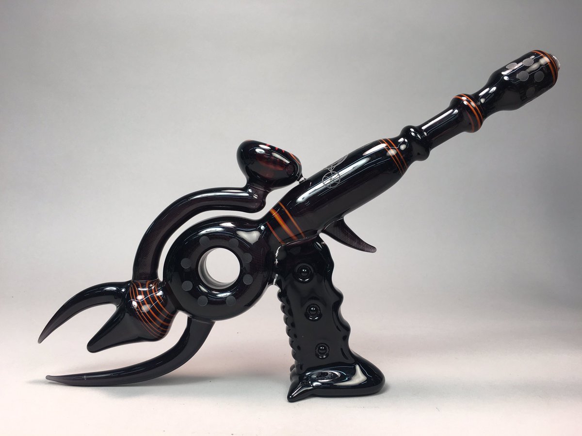 SilikaLife's tweet photo. 2008 #DarbyGlass ray gun on sale. Available online https://t.co/kmrS4RRhNJ https://t.co/2LSXXGY2hC
