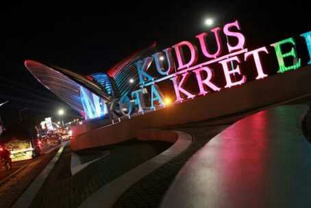 Kudus kota kretek.kalau pgn tau knp kudus dijuluki kota kretek jgn lupa dtg ke musium kretek ya min <a href="/JalanJalanKTV/">JalanJalan!KompasTV</a> <a href="/Steffy_ai/">Stefanny Margaretha |</a> <a href="/MadjidAkbari/">AKBARI MADJID</a>