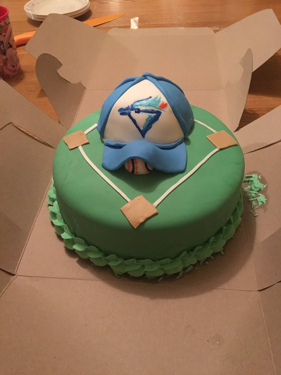 courthub's tweet photo. @BlueJays favourite birthday cake https://t.co/IURNGlC7Sa