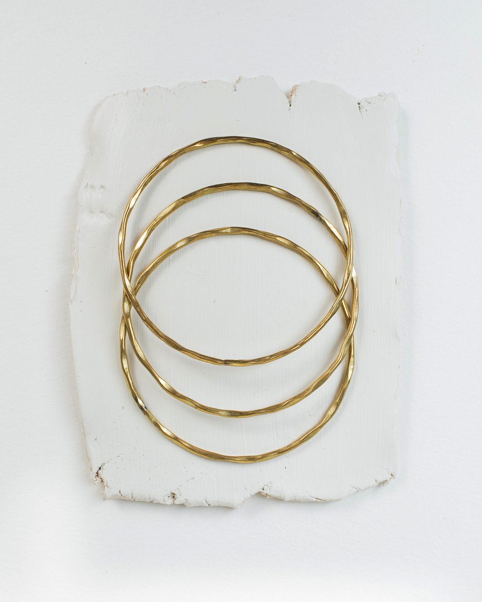 31bits's tweet photo. The bracelet set that goes with EVERYTHING (and is under $40!!): https://t.co/Hh6UdSCR9v #bitsinbali #bitsofstyle https://t.co/crg17Uq3Q3