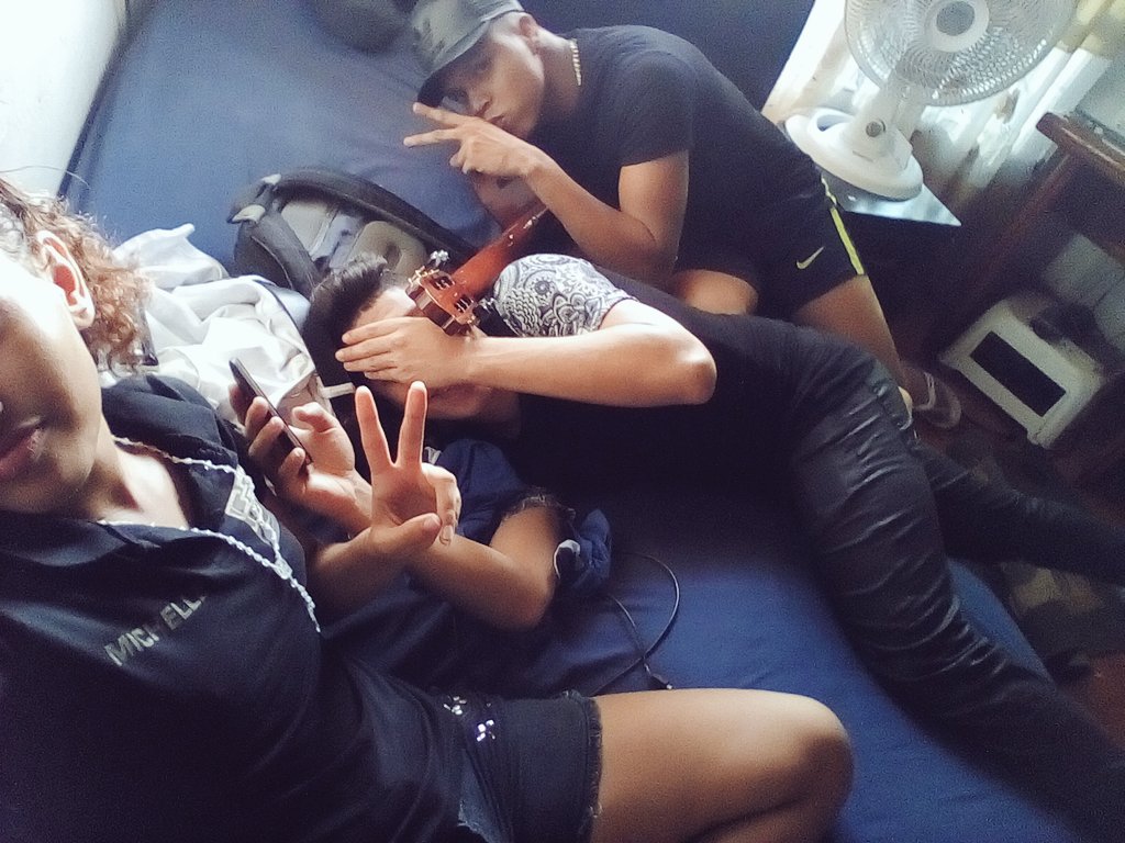 chelmiprinces's tweet photo. Los amo syr https://t.co/Pc7ef7IdqF